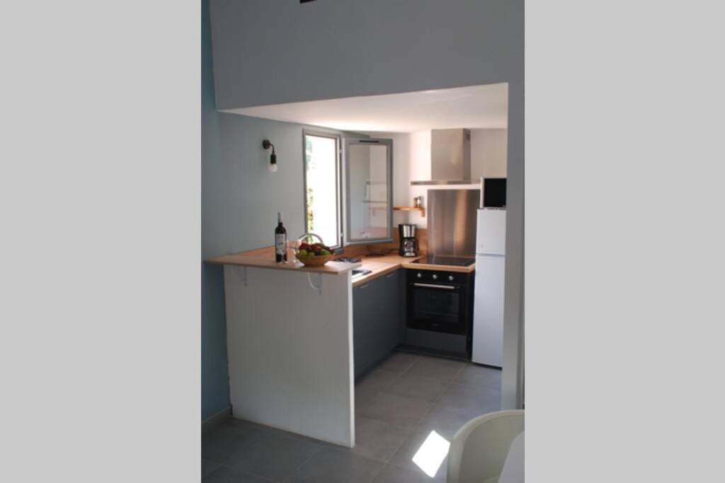 Mazet Dans Residence Avec Piscine Bagnols-en-Foret Exterior photo
